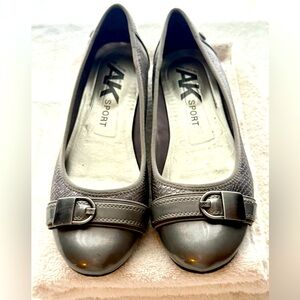 AK Women's Gray Ballet Flats Size 8-1/2